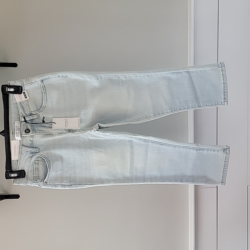 Judy blue light wash capris